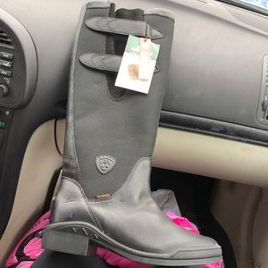 BRAND NEW WITH TAGS ARIAT TALL BOOTS SIZE 7!! 🤩🤩